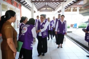 Putri Koster saat membuka Bimbingan Teknis (Bimtek) Bina Posyandu Angkatan XII Tahun 2026 di UPTD Balai Pelatihan Kesehatan dan Masyarakat (Bapelkesmas) Dinas Kesehatan Provinsi Bali, Denpasar, Senin (14/9/2026).